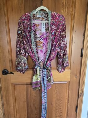 NWOT, White Waves, Women's Short Floral Kimono Robe, Sz. OS
